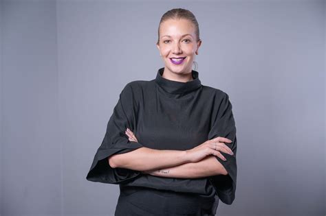 Ana Becker #12