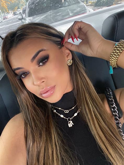 Andra Volos