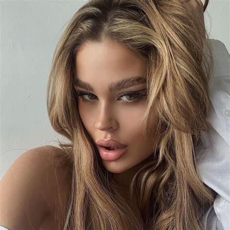 Nelly Velazquez