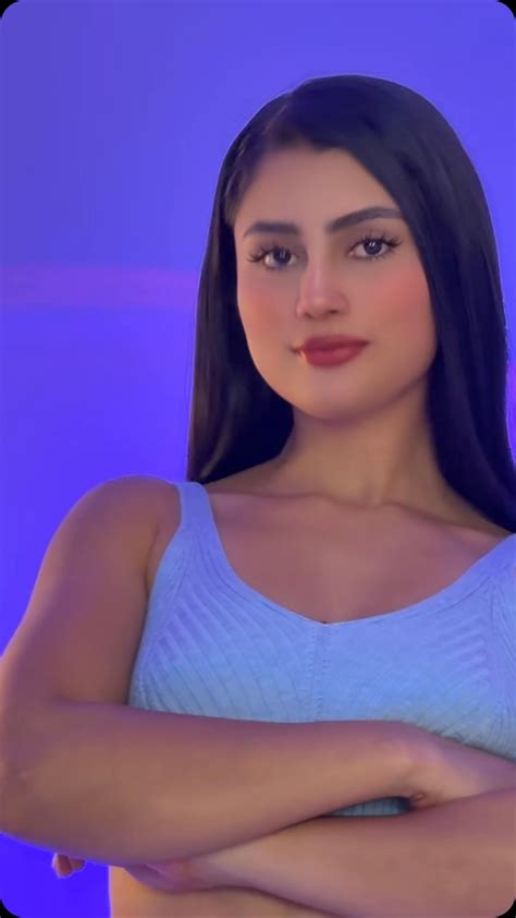 Anna Arango #12