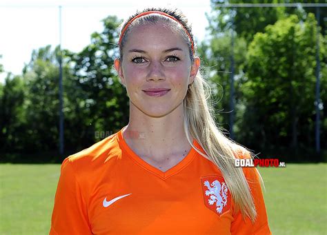 Anouk Hoogendijk #12