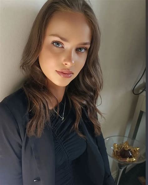 Ava Van Rose