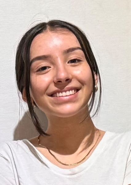 Bella Fuentes