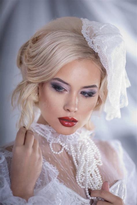Blonde Queen #12