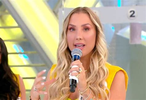 Bruna Manzon #12