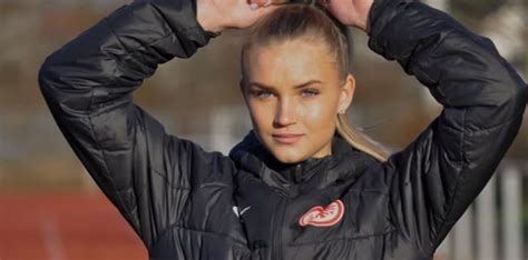 Carmen Nowicka #12