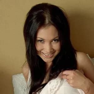 Clair Santos #16