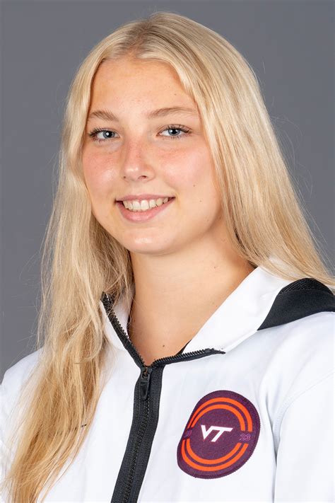 Clara Strack #15
