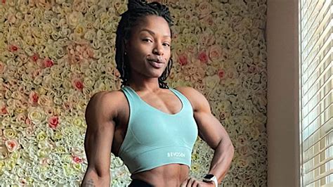 Cydney Gillon #12