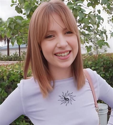 Valeria Rey (Porn Star)