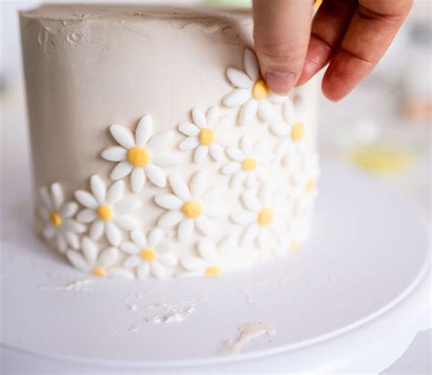 Daisy Cake