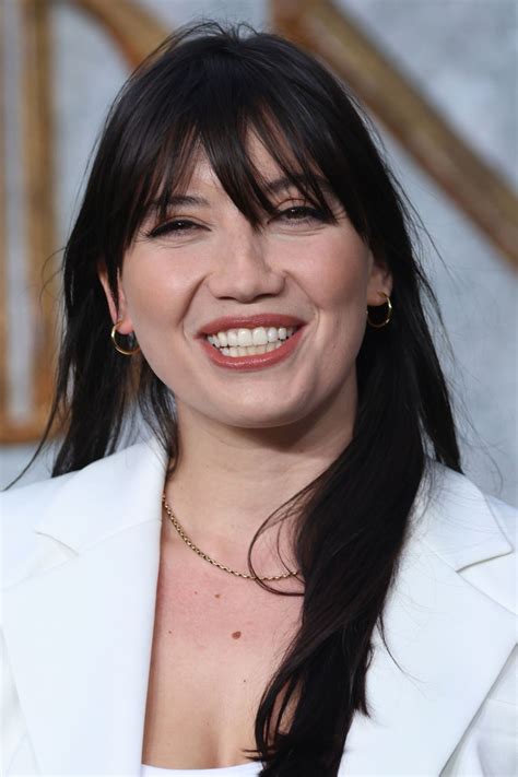 Daisy Lowe