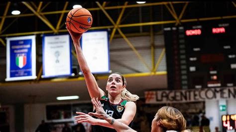 Leyla Nees