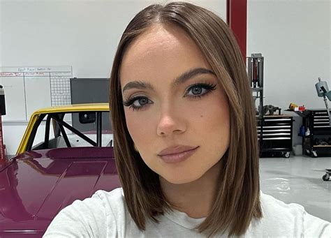 Danielle Bradbery #19