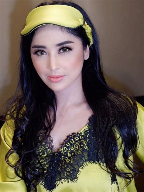 Dewi Perssik