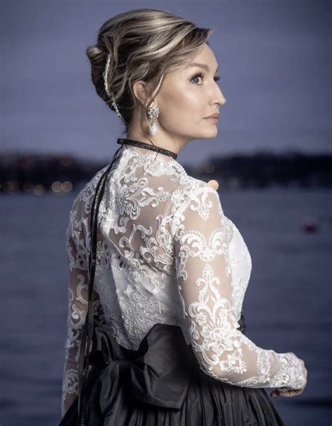 Ebba Busch #10