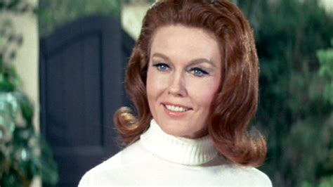 Elaine Devry #16