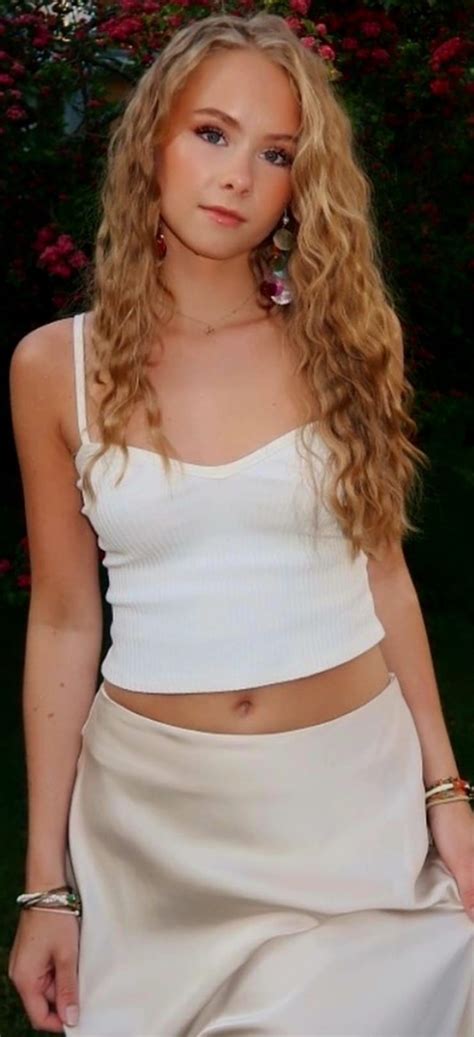 Elle Cryssanthander #12