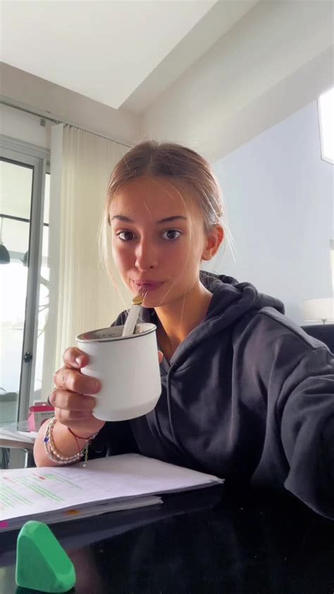 Emi Estoco #7