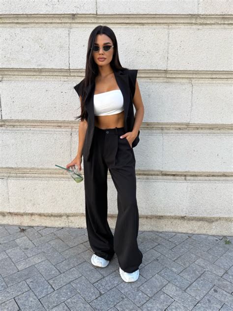 Emiko Black