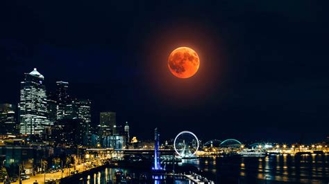 Emilli Moon