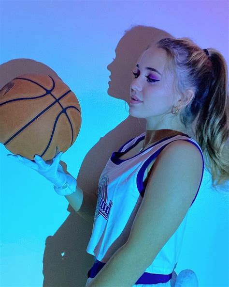 Emma Borin #12