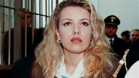 Eva Mikula