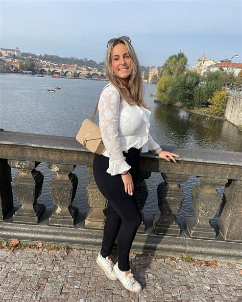Mischka Lovely