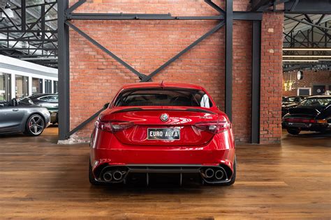 Giulia Red