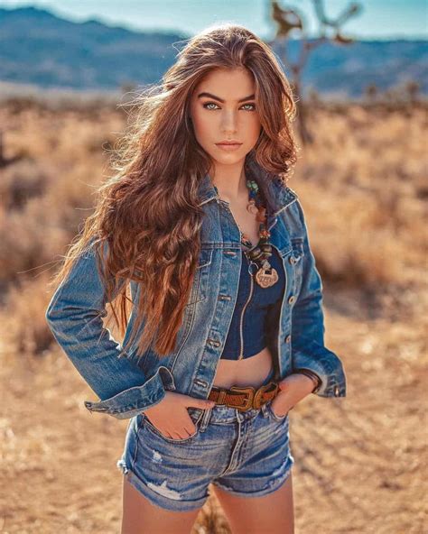 Hannah Jade (Model)