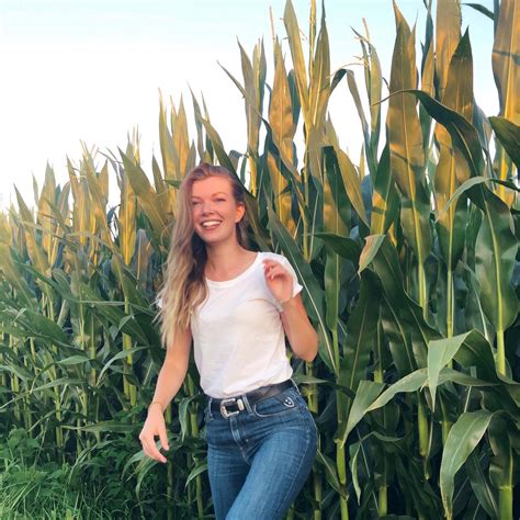 Hannah Schoonbeek #18