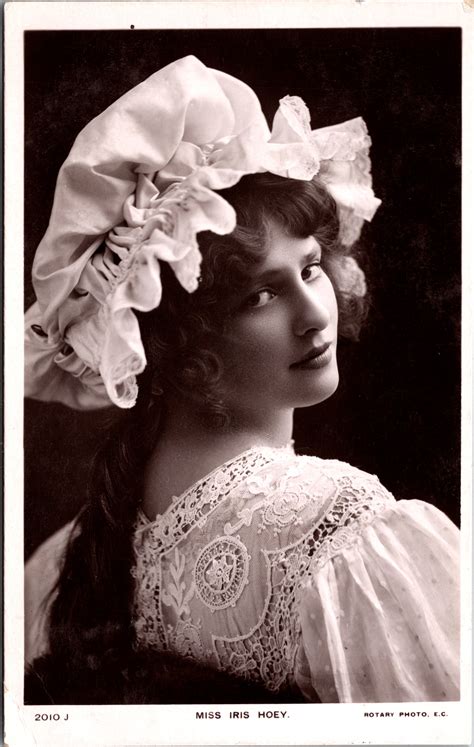 Cathrine Holst