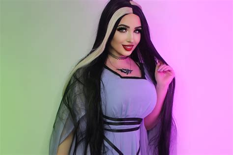 Ivy Tenebrae