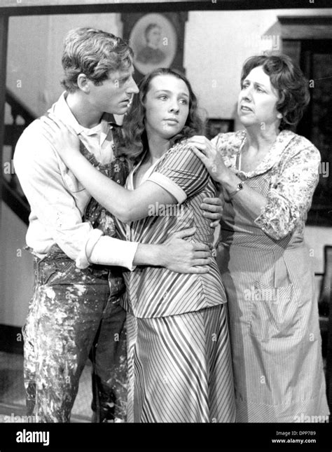Jean Stapleton #18