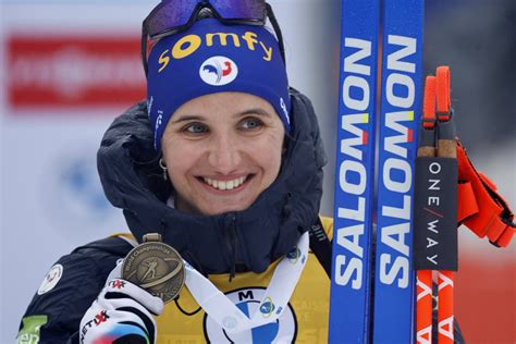 Julia Simon #18