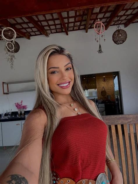 Karlyane Menezes #12