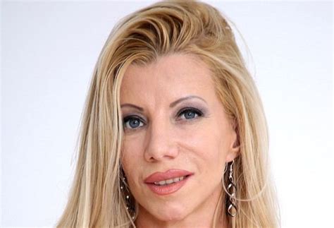 Lara De Santis