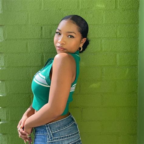 Laya LeOwn