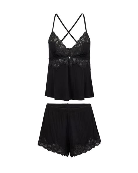 Lora Black
