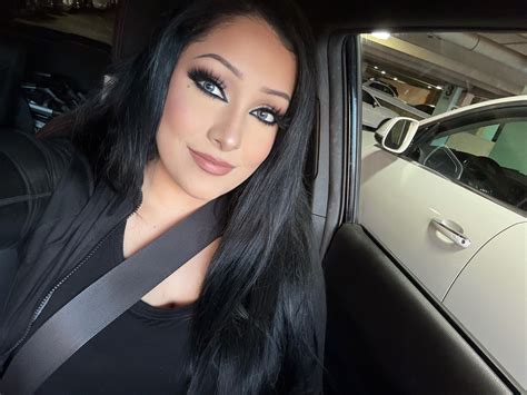 Mandy Leon