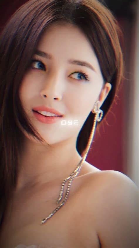Nancy Hot
