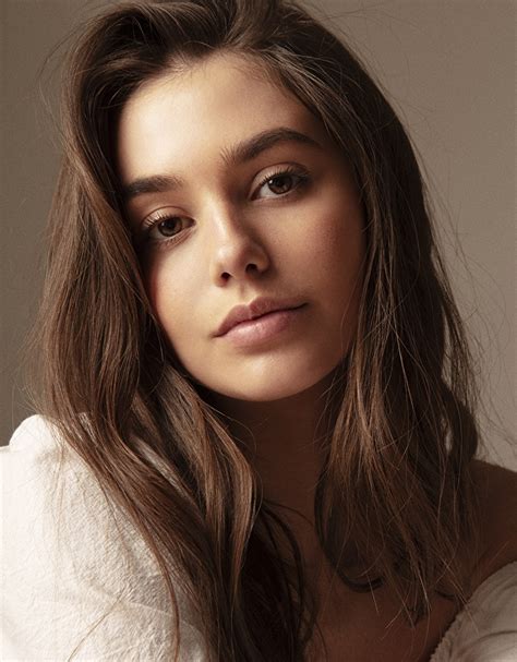 Natalie Taylor (Model)