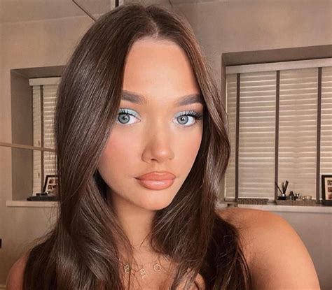 Phoebe Rose