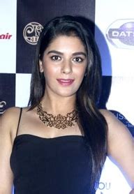 Pooja Gor #4