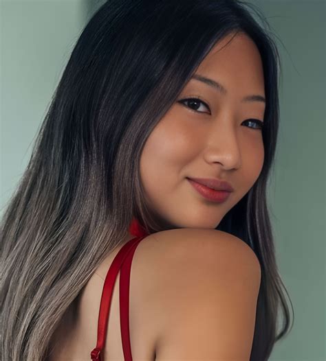 Raya Steele