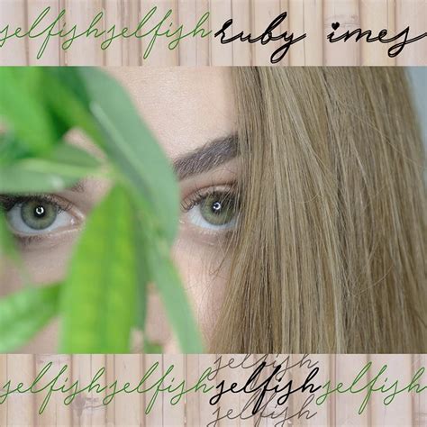 Busty Pam (SiliconeFree)