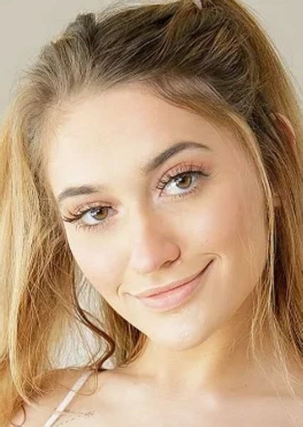 Ella Christo