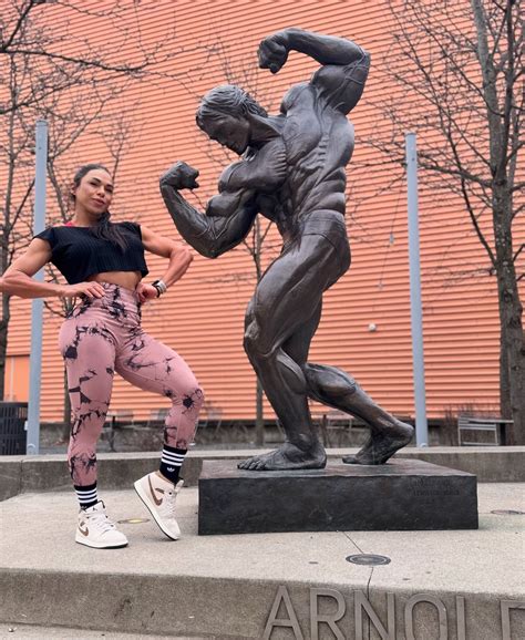 Tugba Ozay