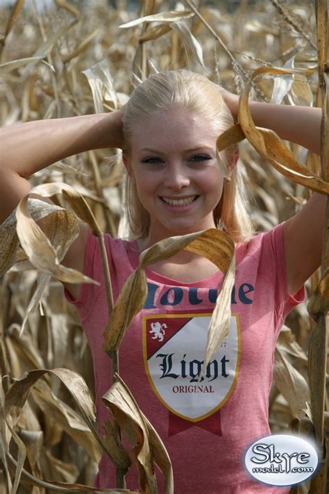 Adele (Mature.nl)