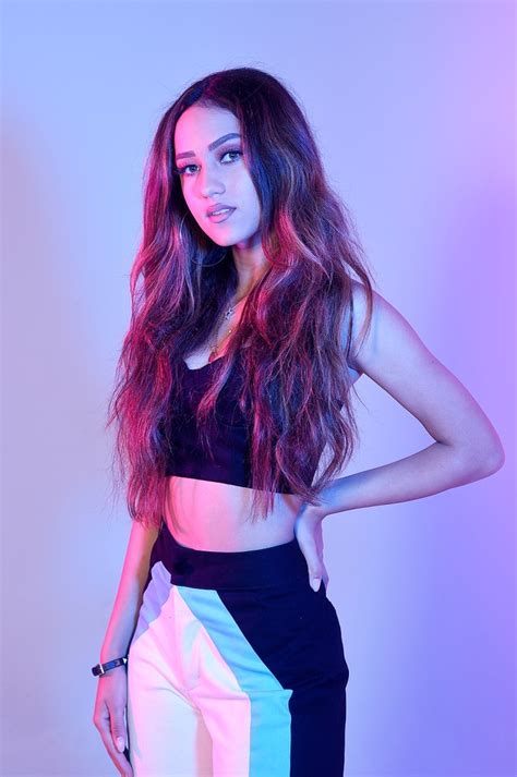 Skylar Stecker #4